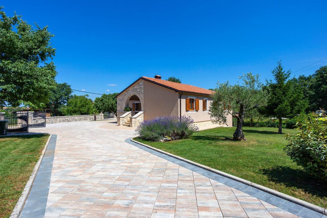 Villa Krizanci Žminj Exterior foto