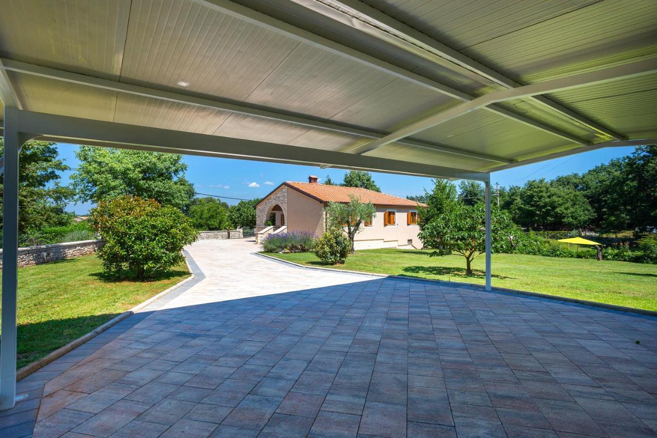 Villa Krizanci Žminj Exterior foto
